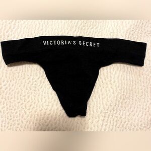 💕 NWT Victorias Secret Black Thong Panty Medium